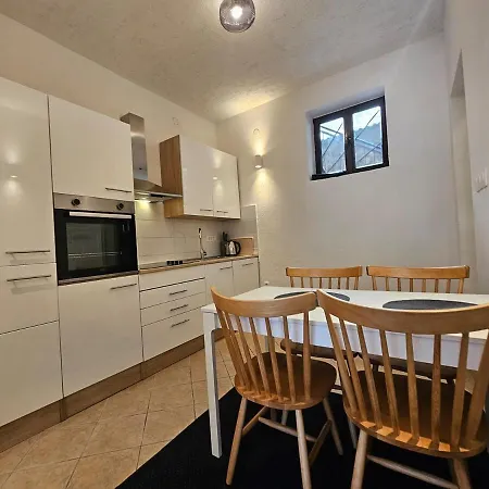 Kastel Luksic Apartment *