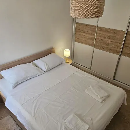 Kastel Luksic * Kaštela
