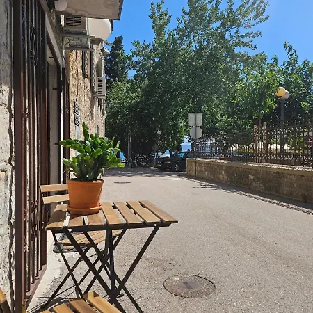 Kastel Luksic Kaštela