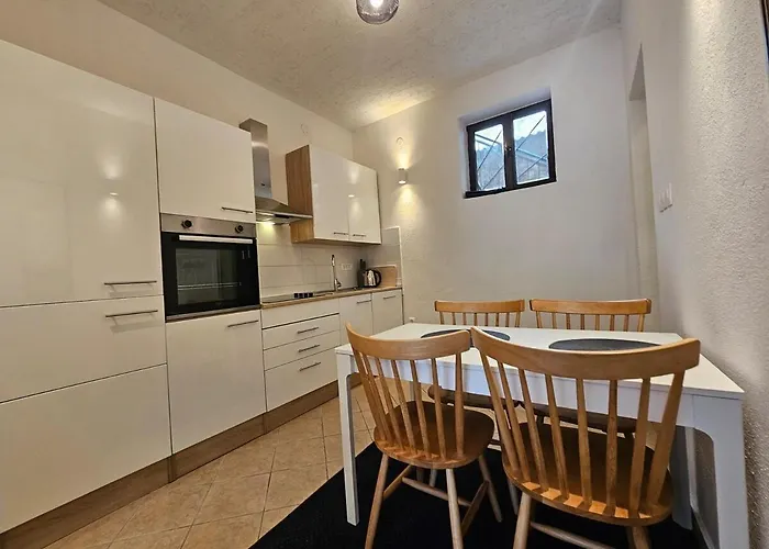 Kastel Luksic Apartment *