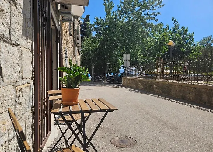 Kastel Luksic Kaštela